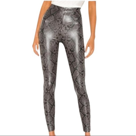7 FOR ALL MANKIND FAUX Leather embossed Snakeskin Print Legging Sz XS Black/gray - Picture 3 of 13